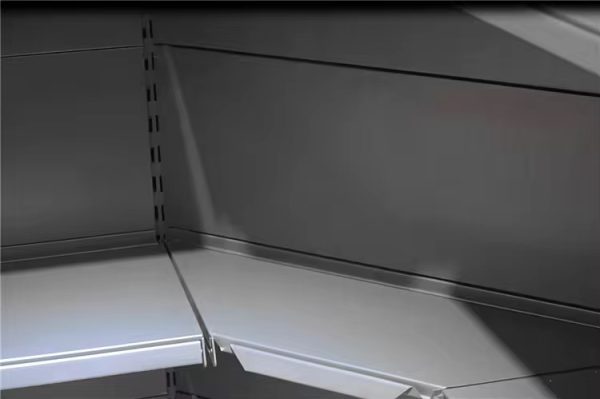 Raft metalic pentru colt